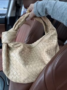 quiet luxury shoulder bags neutral outfit