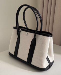 elegant everyday bags minimalist styling