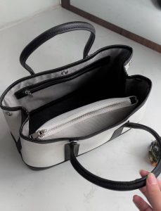 minimal luxury everyday bag details