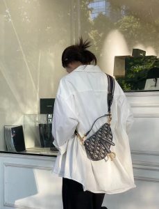 Medium Saddle Bag bag styling inspiration