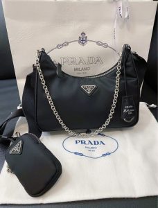 Prada Re Edition 2005 shoulder bag front view