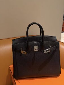 minimalist work bag office style