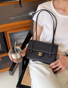 elegant shoulder bag
