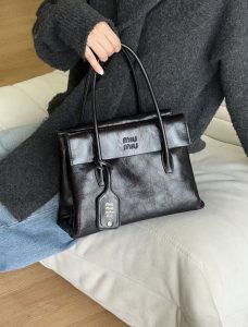 leather tote bag under 150 work style 2026