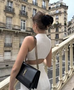crossbody bag minimalist commuting outfit style